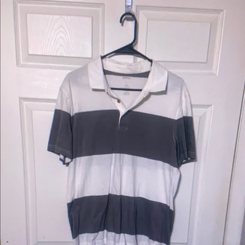 Men's Gray and White Striped Shirt